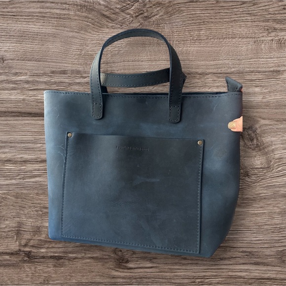 Portland Leather AP Medium Zippered Crossbody Tote in Deep Water! - Picture 1 of 6